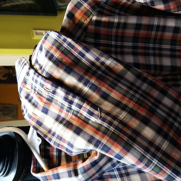 Men botton down front long sleeves - Picture 2 of 3